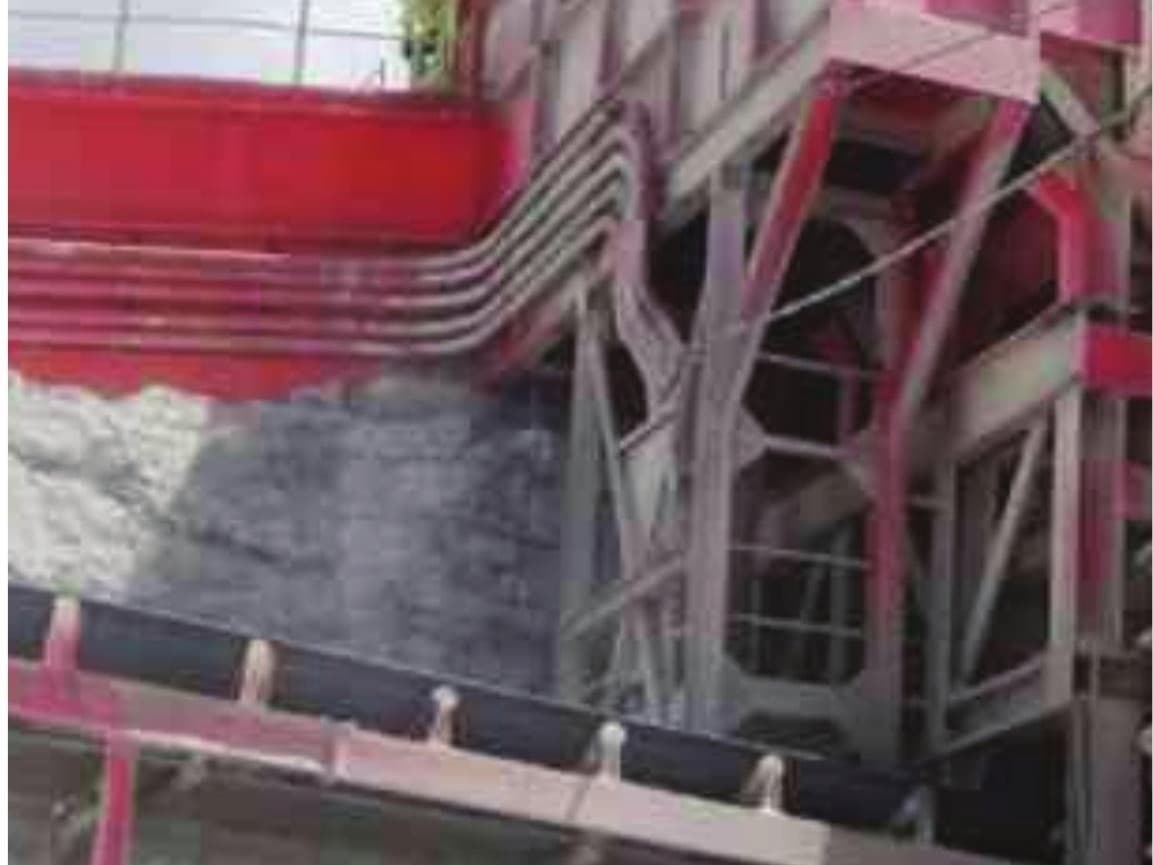 Crushing plant in operation